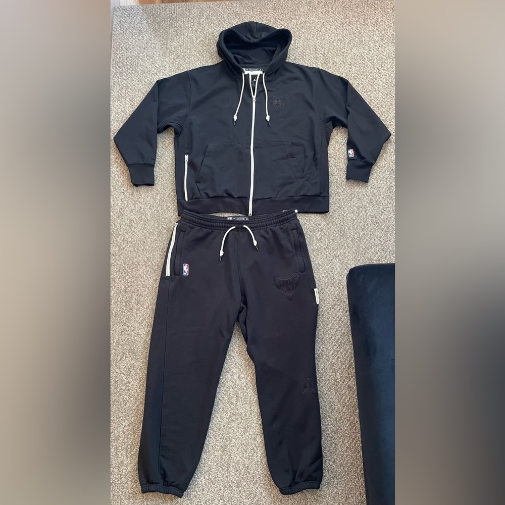 Charlotte Hornets Jordan Brand Men's NBA Showtime Hoodie Full-Zip Jacket & Pants